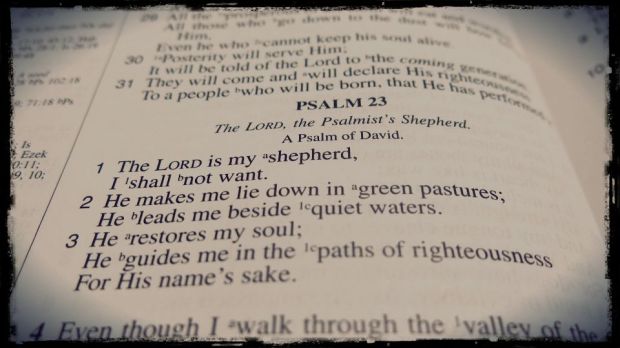 bible-450298_1920-edit