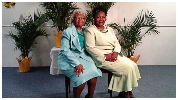 mother-and-daughter-668167_1280