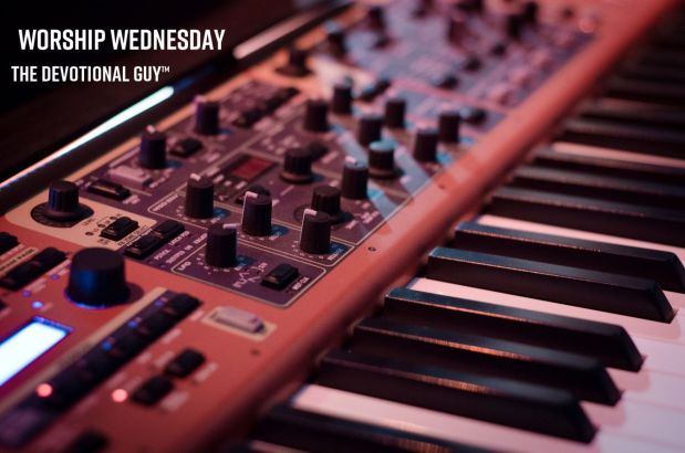 synthesizer-908298_1920